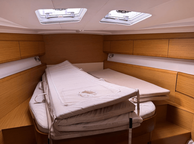Sun Odyssey 49i “ZI” camarote 1